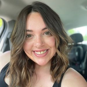 Meet your Posher, Taya